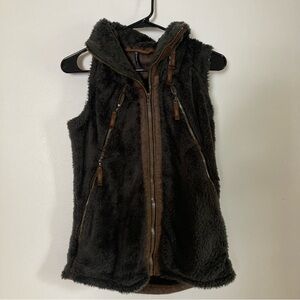 Kuhl Faux Fur Hooded Vest. Like new. Olive/brown. Super cozy & overall amazing!